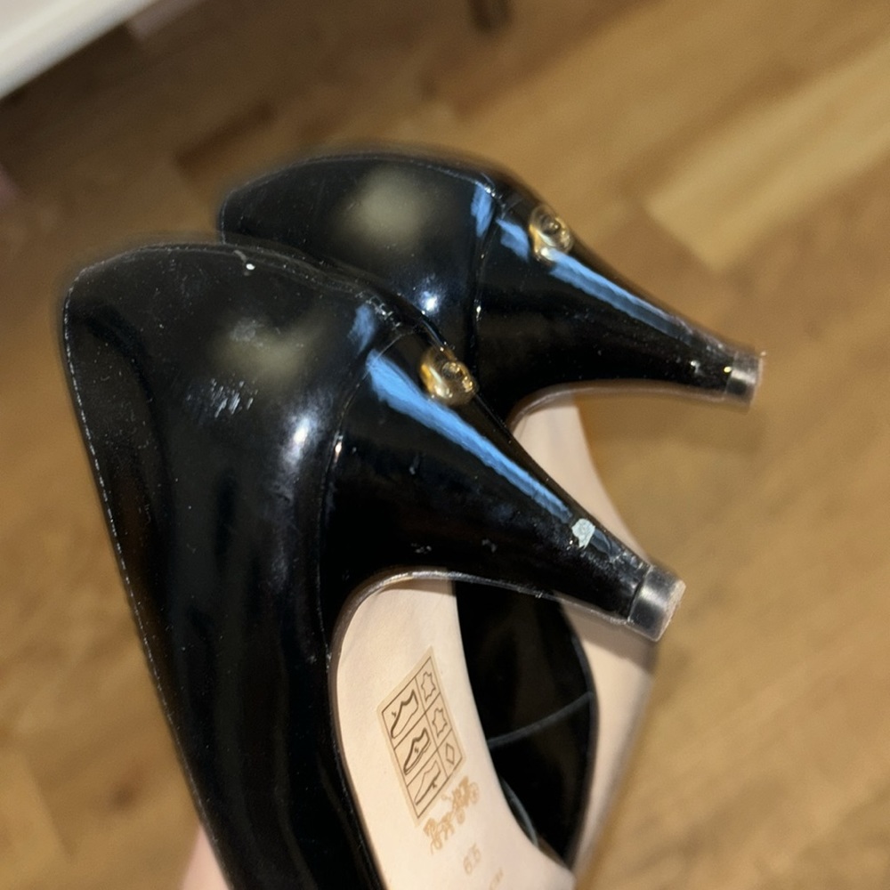 Coach 
SLOANE PUMP - Picture 5 of 7